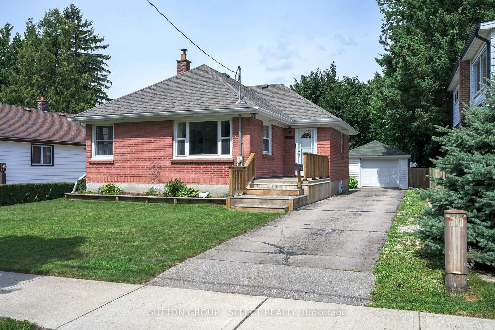 Property Photo: 1852 Avalon Street ON N5W 3G8