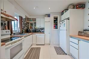 Property Photo: 139 Balsam Avenue S ON L8M 3B6