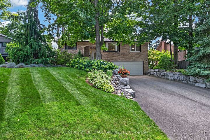 245 Corrie Crescent — photo 1