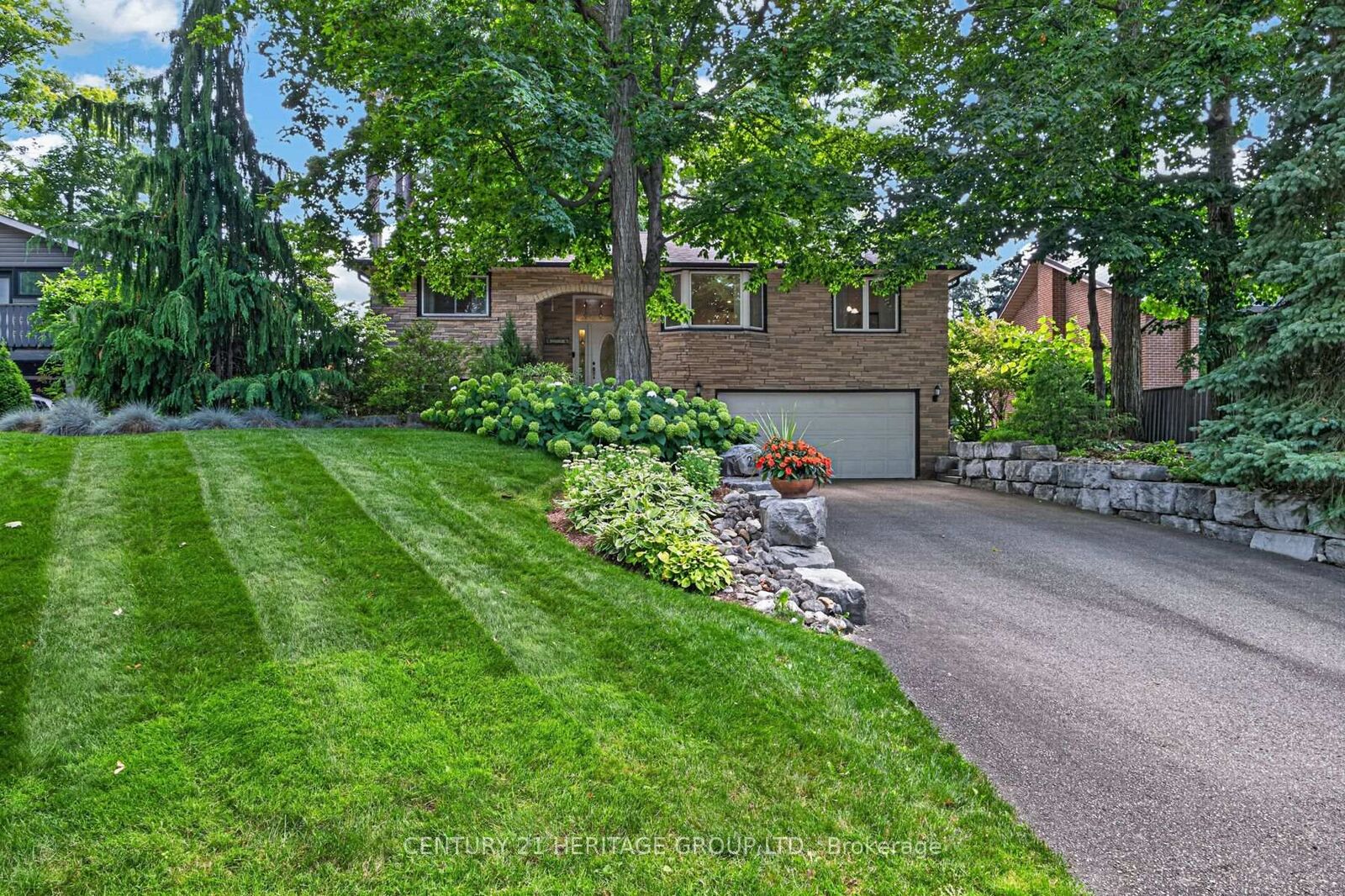Property Photo: 245 Corrie Crescent ON N2L 5W3