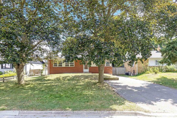Property Photo:  316 Westcott Road  ON L7J 1R3 