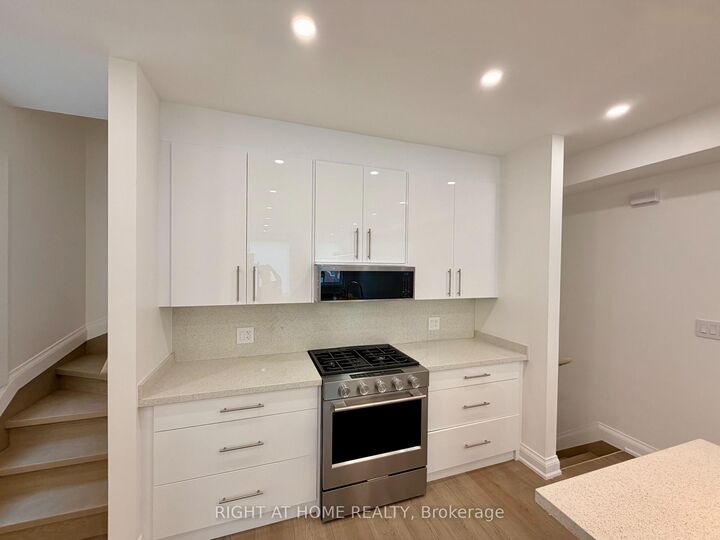 Property Photo:  57 Hepbourne Street 2  ON M6H 1K4 