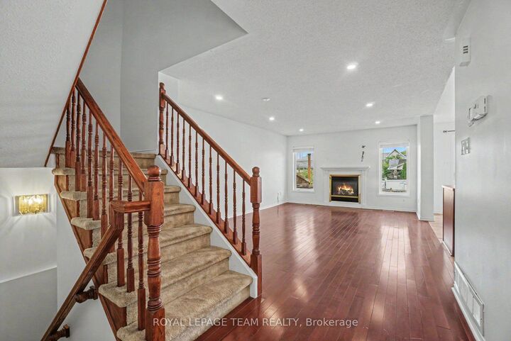 Property Photo: 13 Stoneleigh Street ON K2G 7A2