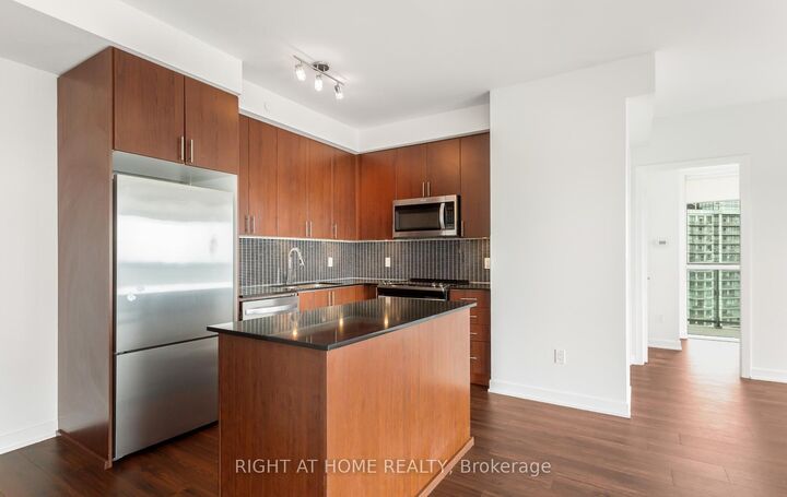 Property Photo:  4655 Glen Erin Drive 1604  ON L5M 0Z1 