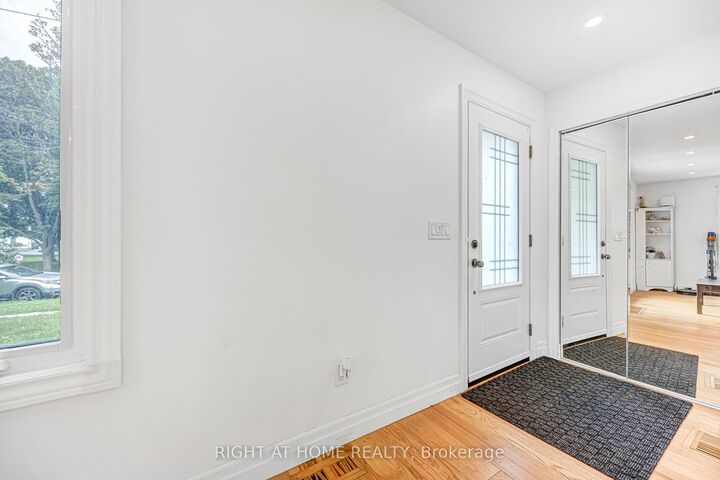 Property Photo: 121 Hearst Circle ON M6M 2V4