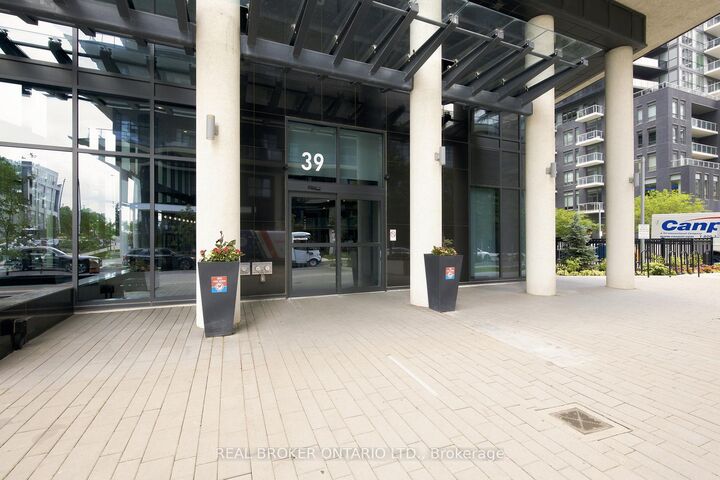 Property Photo: 39 Annie Craig Drive Ph06 ON M8V 0H1