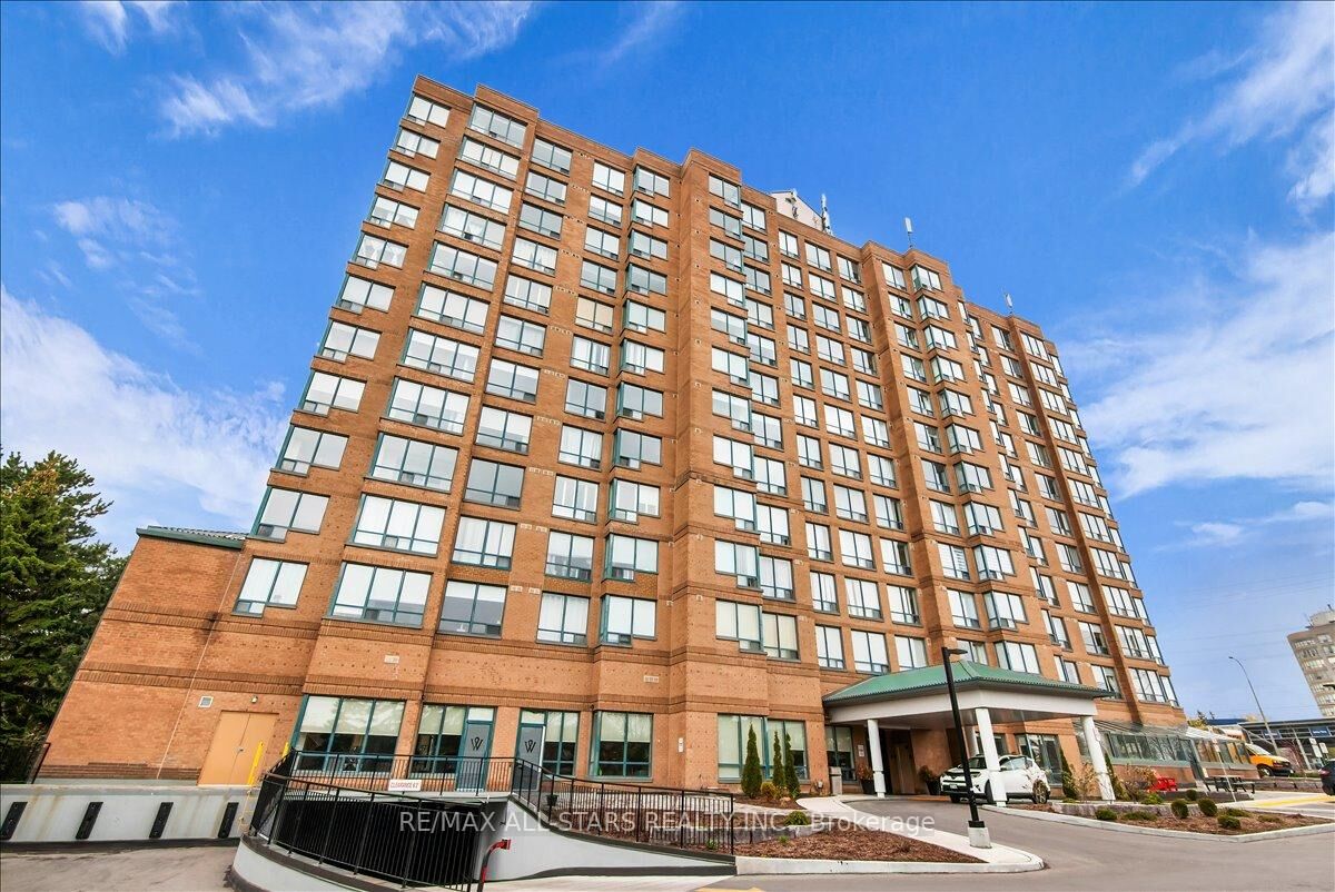 Property Photo: 711 Rossland Road E 1002 ON L1N 8Z1