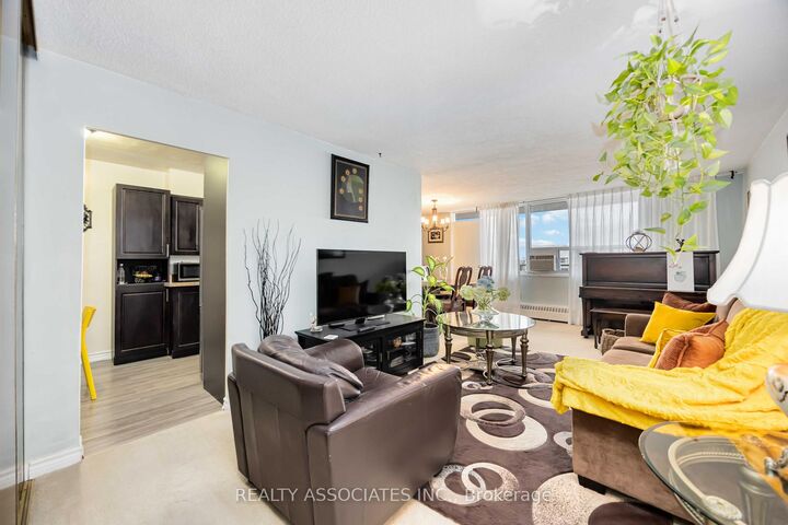 180 Markham Road 811 — photo 1