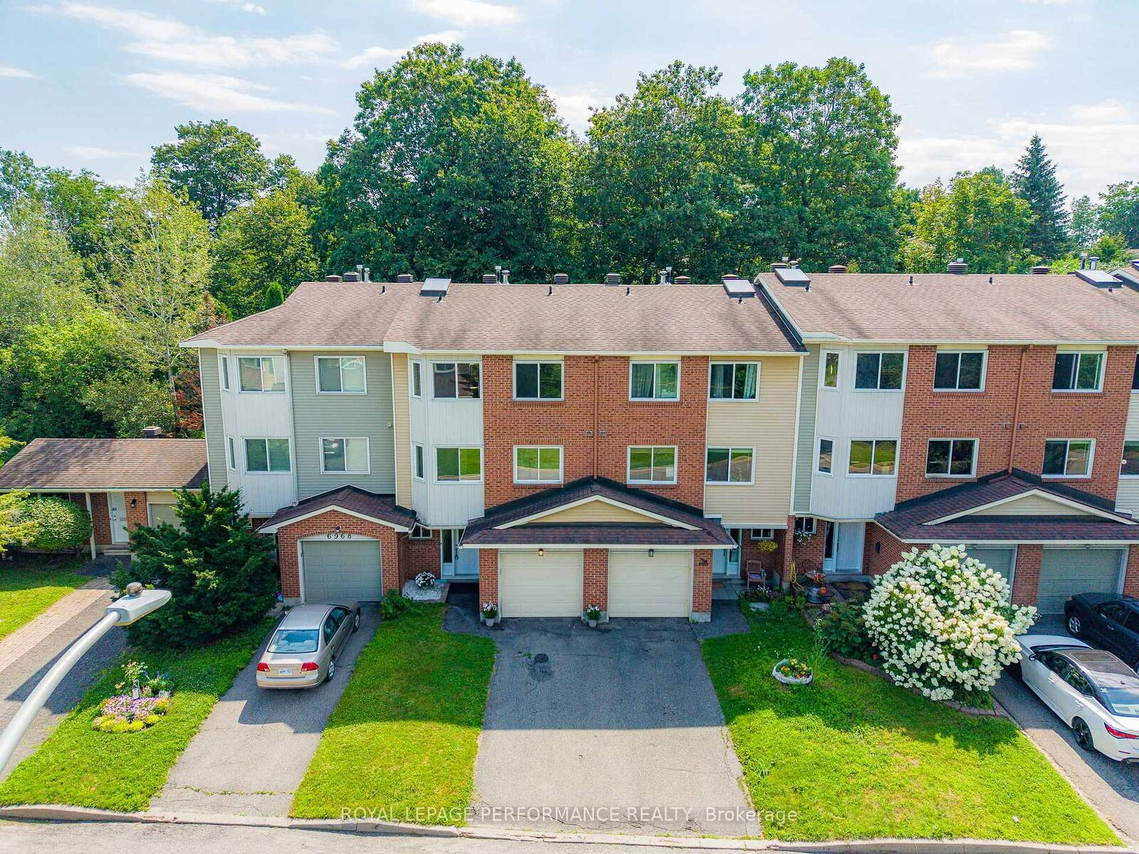 Property Photo:  6966 Bois Avenue  ON K1C 5L5 