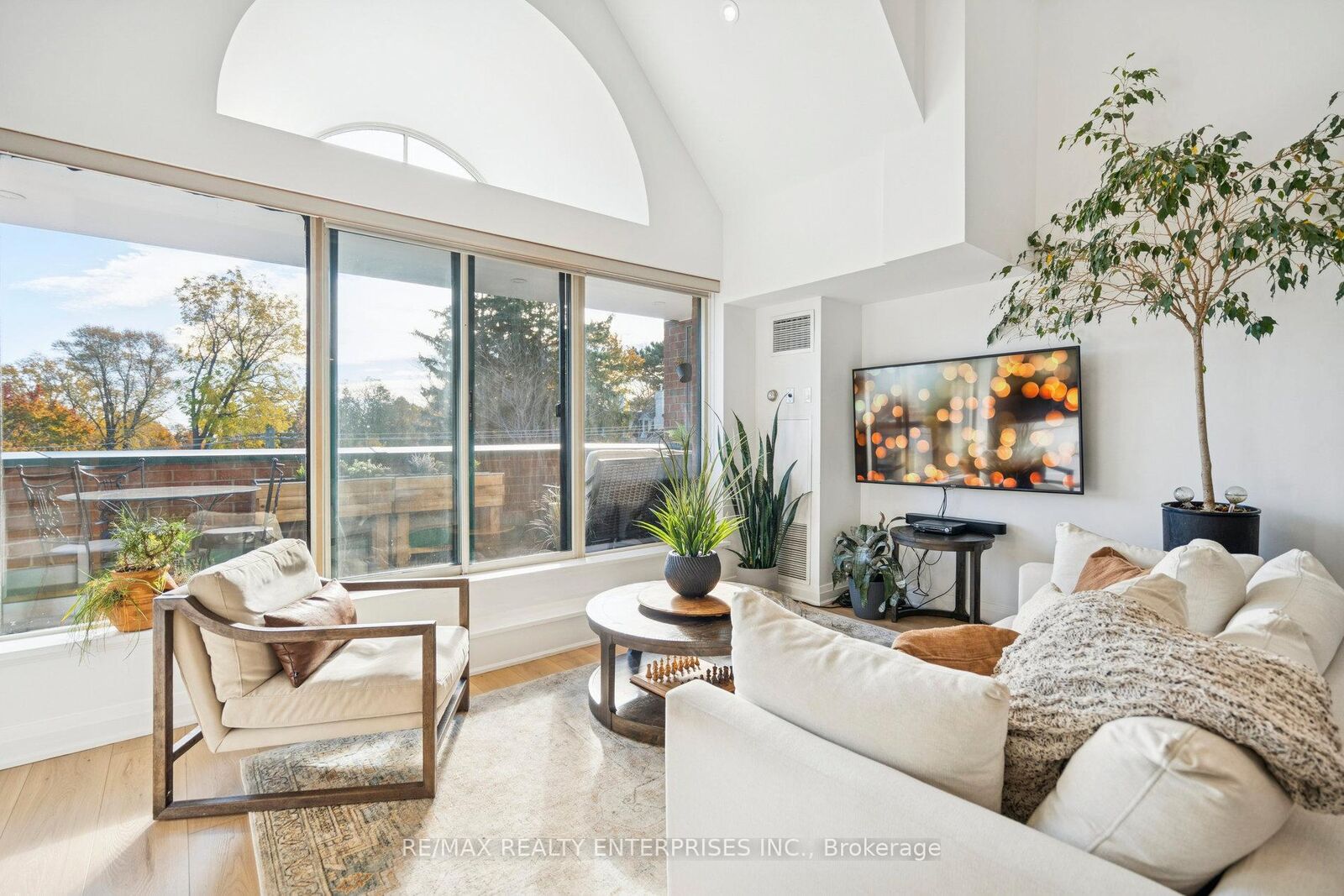 Property Photo:  185 Robinson Street Ph08  ON L6J 7P6 