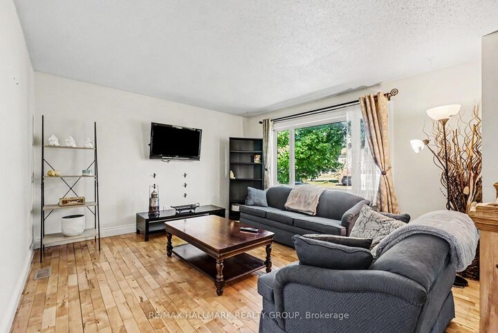 Property Photo:  52 Castlebeau Street  ON K0A 1W0 