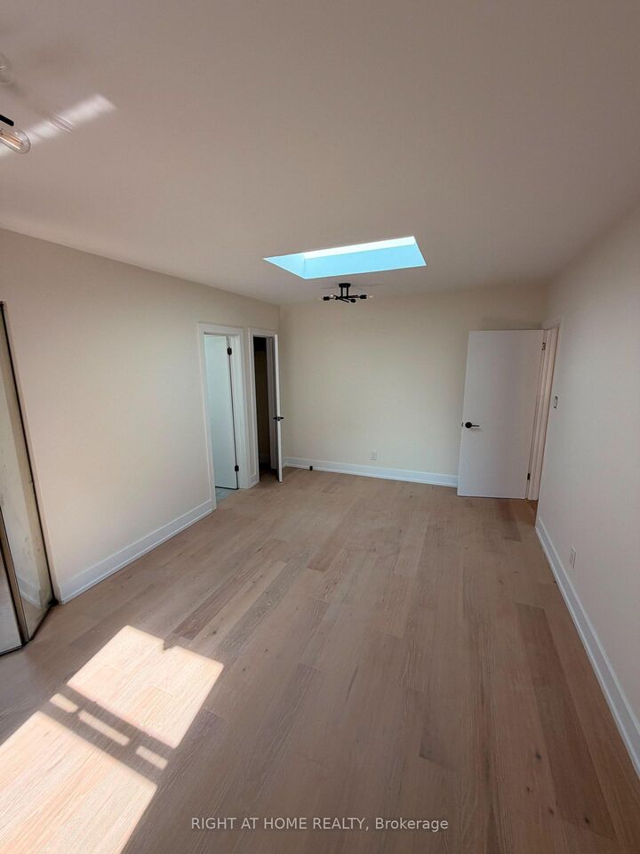 Property Photo: 3384 Lake Shore Boulevard W 202 ON M8W 1M9