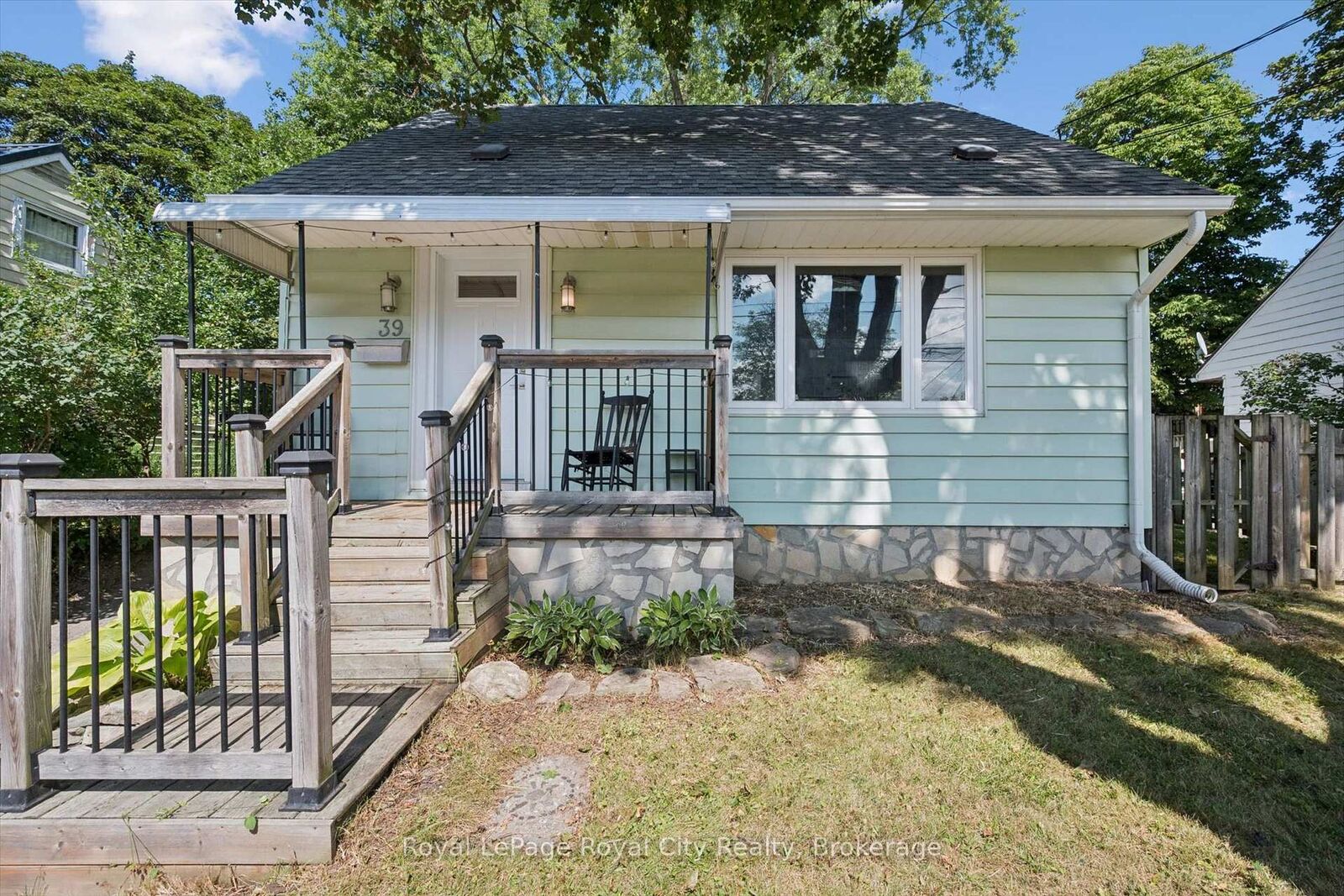 Property Photo: 39 Ridgewood Avenue ON N1H 6C3