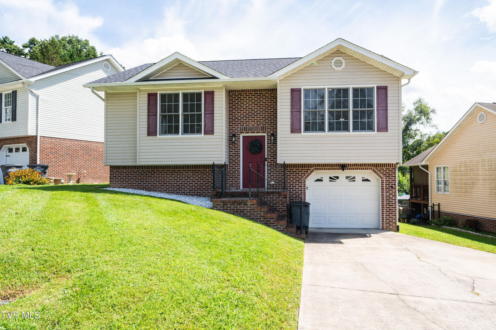 Property Photo:  1015 Carrington Court  TN 37660 