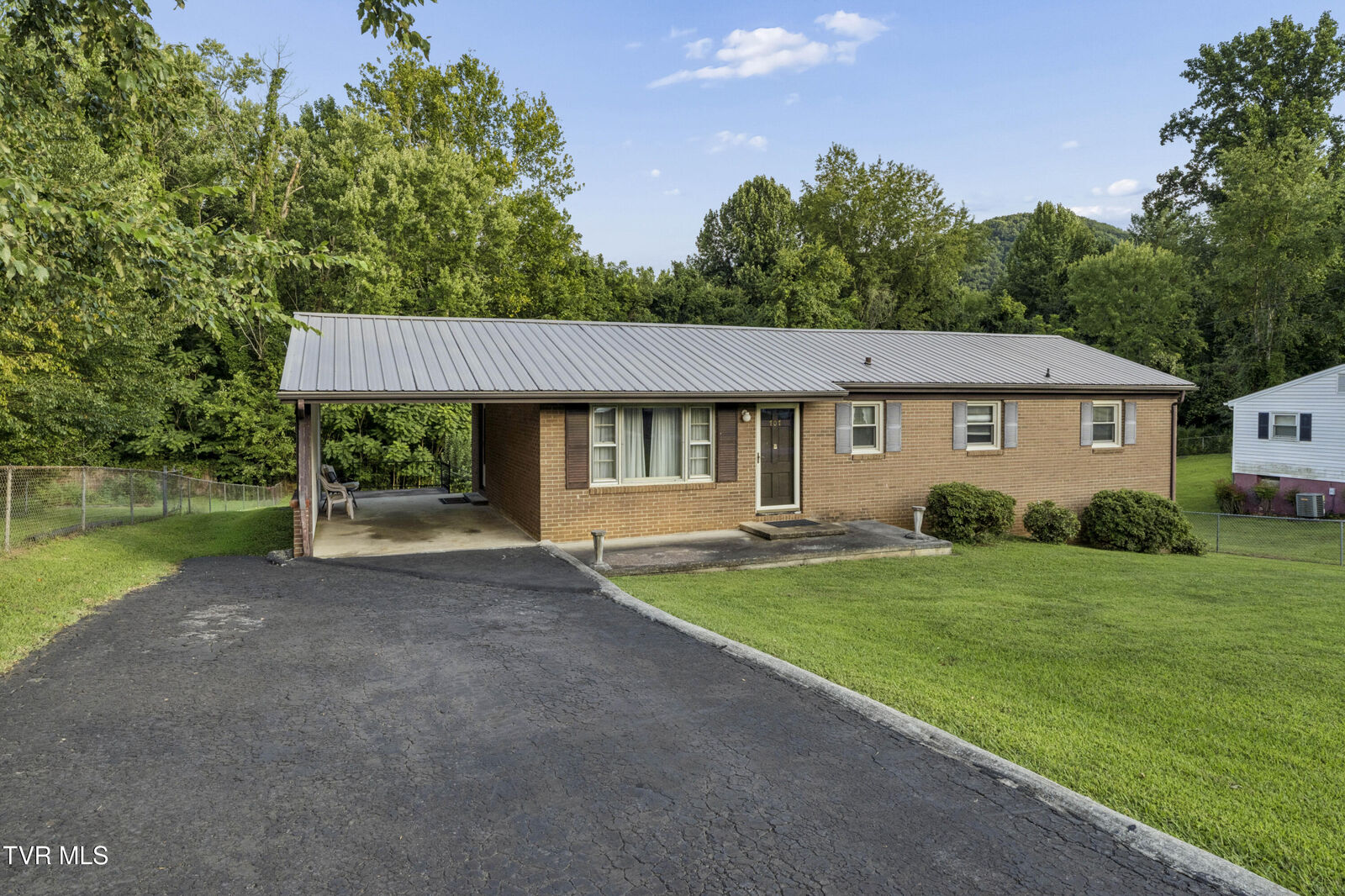 Property Photo:  707 Hilltop Drive  TN 37604 
