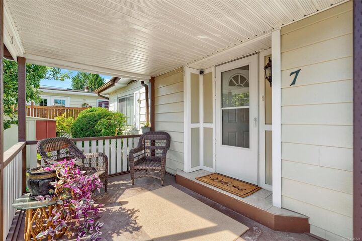 Property Photo: 158 Cooper Rd #7 BC V9A 7B3