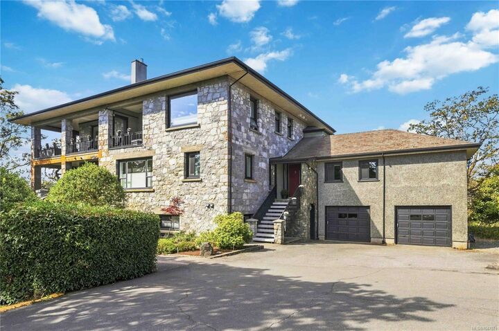 Property Photo: 3960 Cedar Hill Rd #B BC V8N 3B8