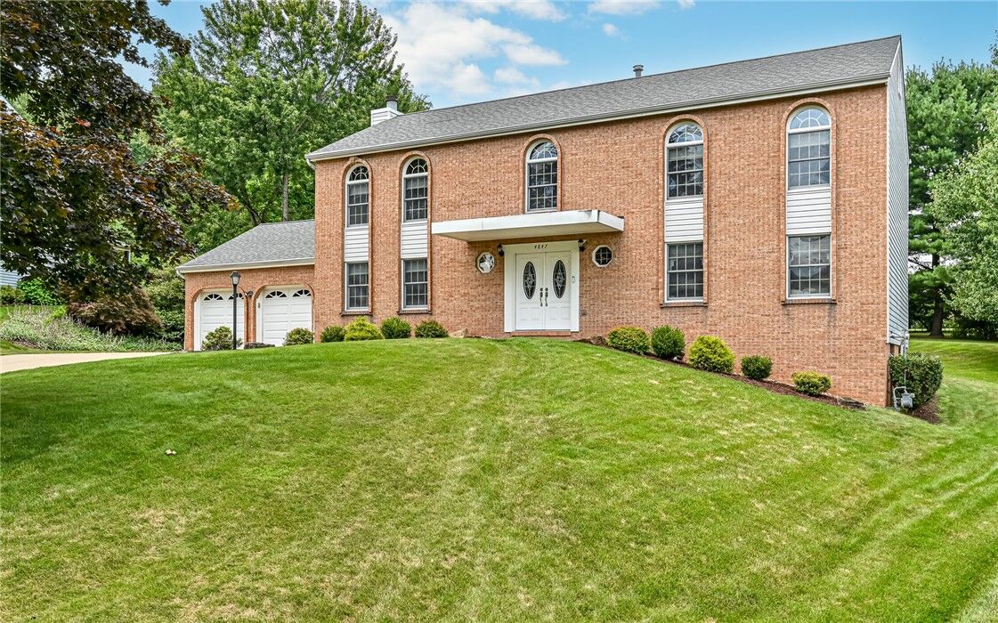 Property Photo: 4847 Shamrogue Ct PA 15101