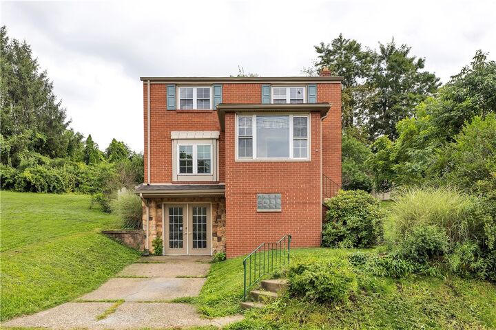 Property Photo:  401 Lecanto Ave  PA 15035 