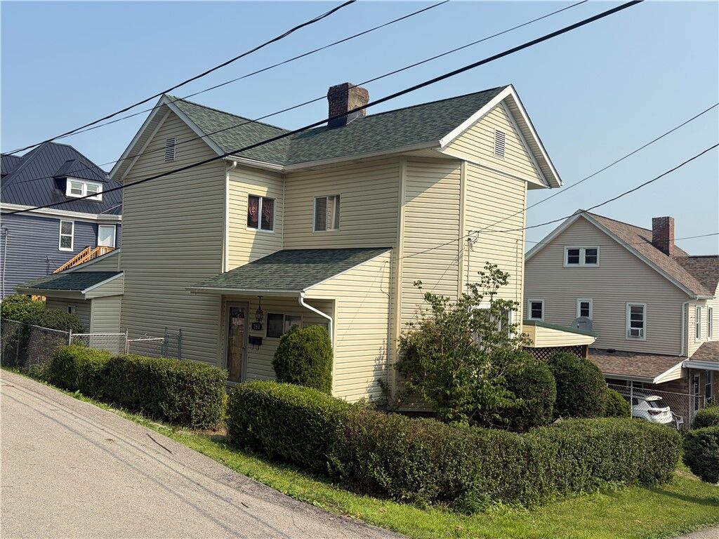 Property Photo:  260 6th St  PA 15419 