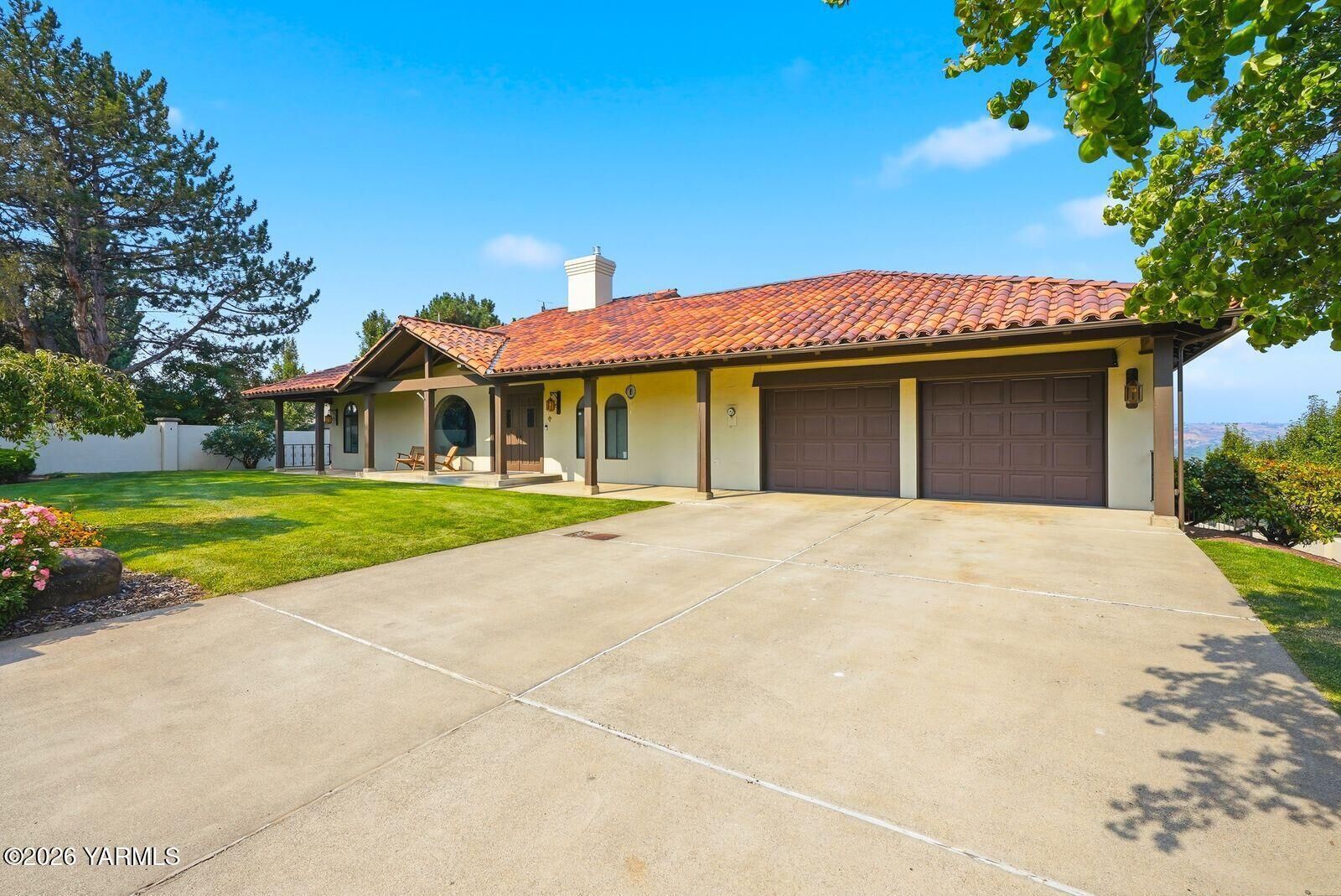 Property Photo: 530 Brown Ln WA 98942