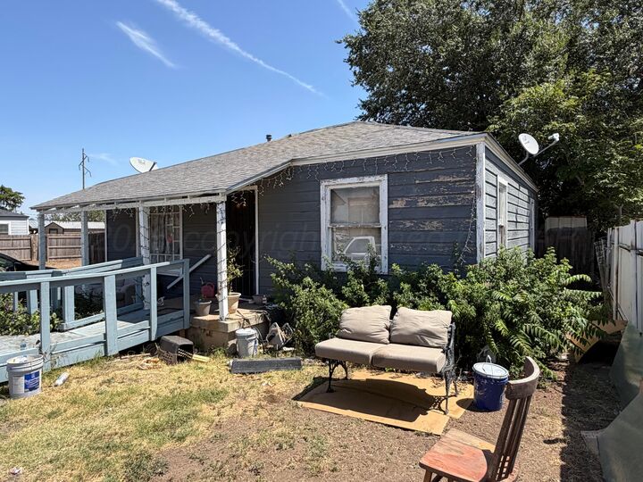 Property Photo: 1002 N Buchanan Street TX 79107