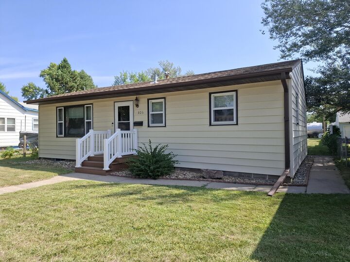 Property Photo: 806 N Arch Street SD 57401