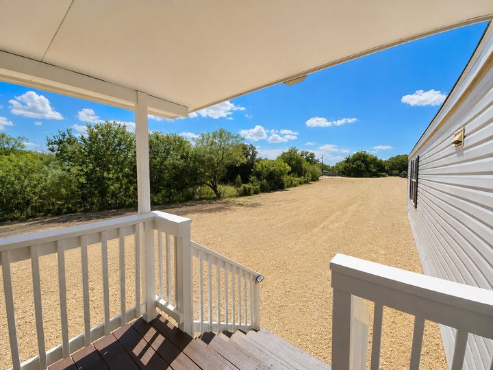 Property Photo: 449 Hurst Lane TX 78155