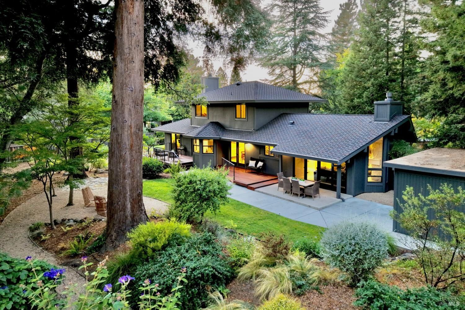 Property Photo:  2604 Knob Hill Drive  CA 95404 