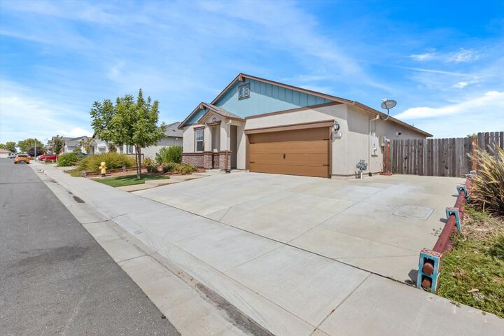 Property Photo: 2301 Redhaven Street CA 95901