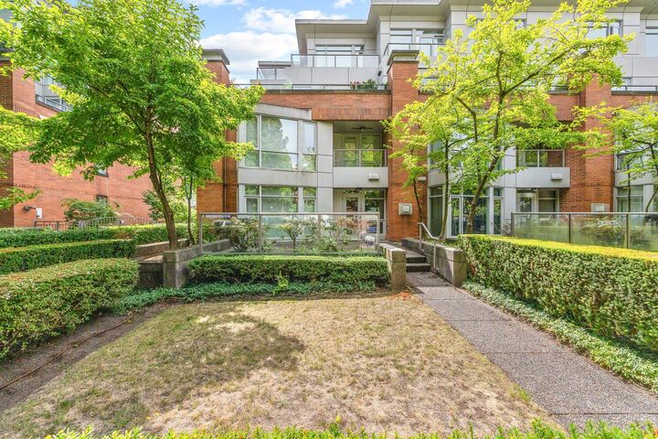 638 W 45th Avenue 201 — photo 1