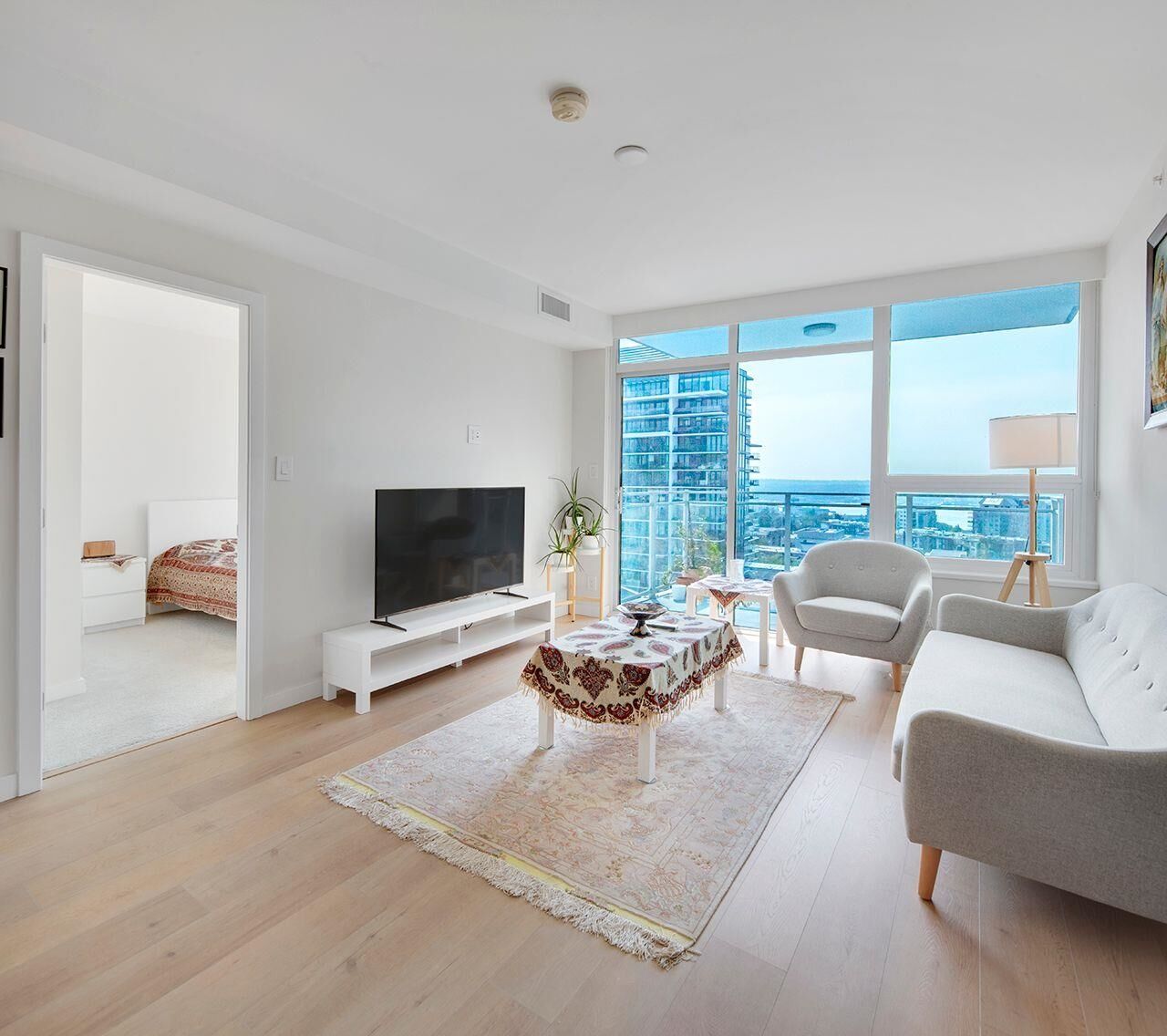 Property Photo: 125 E 14th Street 1403 BC V7L 0E6