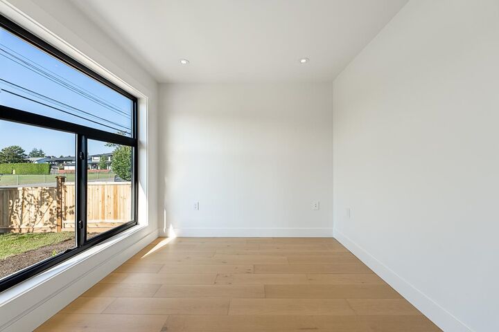 Property Photo: 4943 44 Avenue BC V4K 1B9