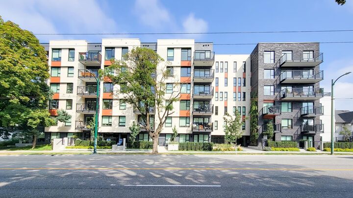 2235 E Broadway 401 — photo 1