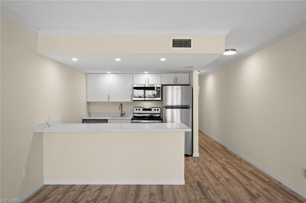 Property Photo:  260 Southbay Dr 207  FL 34108 