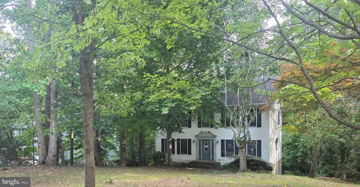 Property Photo:  5825 Magnolia Circle  MD 20685 