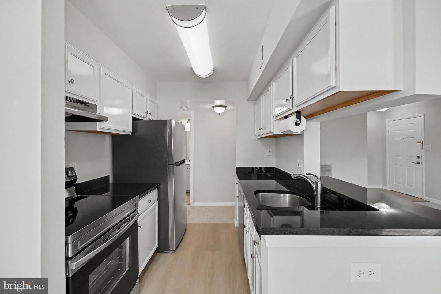 Property Photo: 1727 Ascot Way 1727G VA 20190