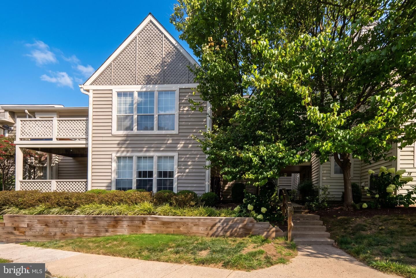Property Photo: 7660 Willow Point Drive VA 22042
