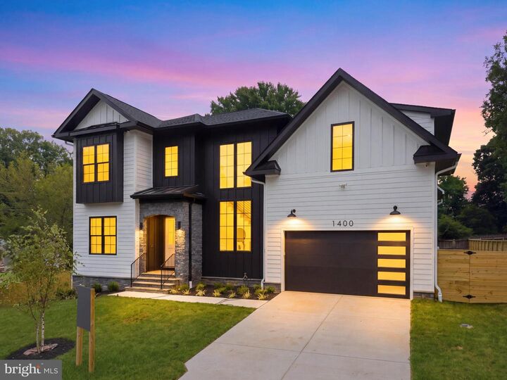 Property Photo:  1400 Desale Street SW  VA 22180 