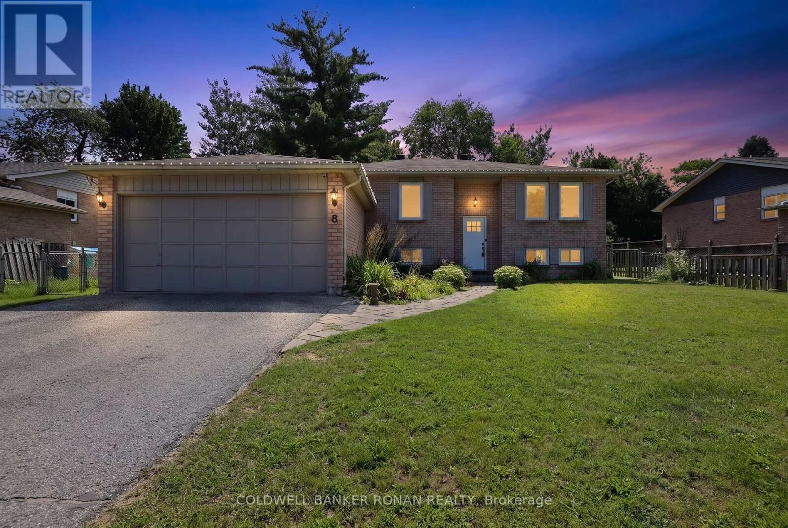 Property Photo: 8 McCarthy Crescent ON L0M 1B3