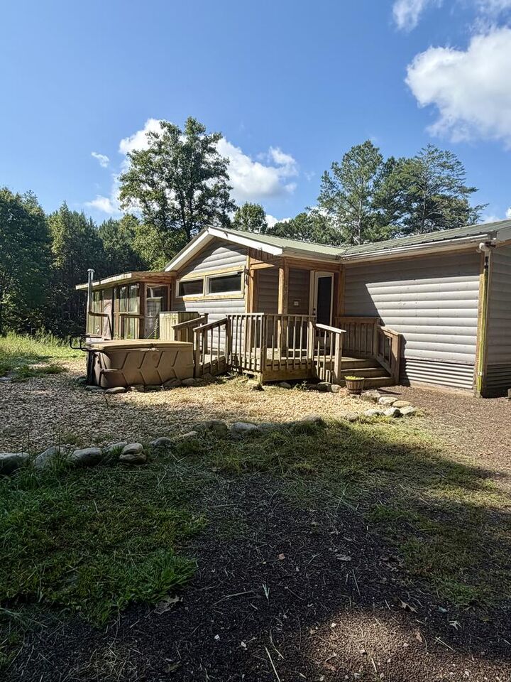 Property Photo: 390 Haddock Drive GA 30513