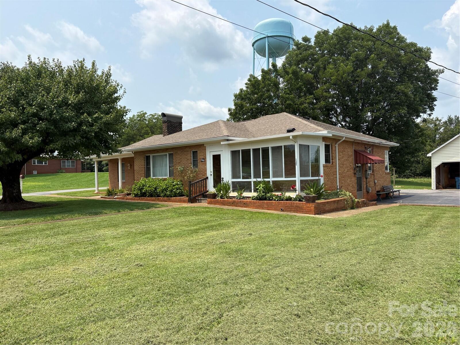 Property Photo: 1308 Salem Road NC 28655