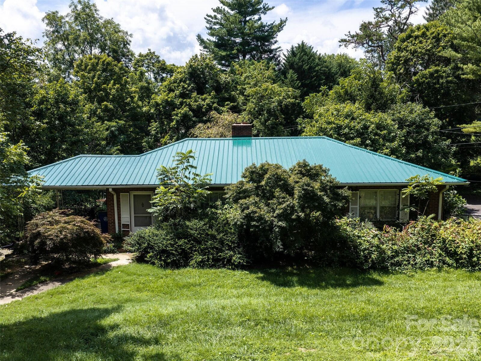 Property Photo: 150 Stratford Road NC 28804