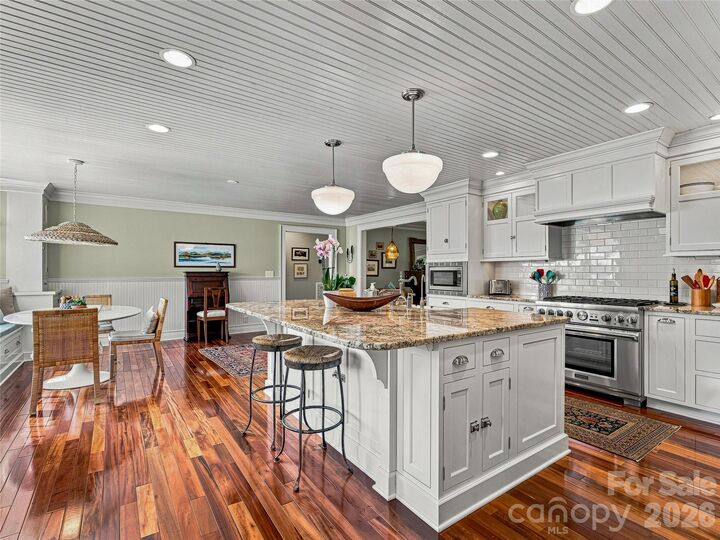 Property Photo:  34 Ridge Glen Lane  NC 28748 