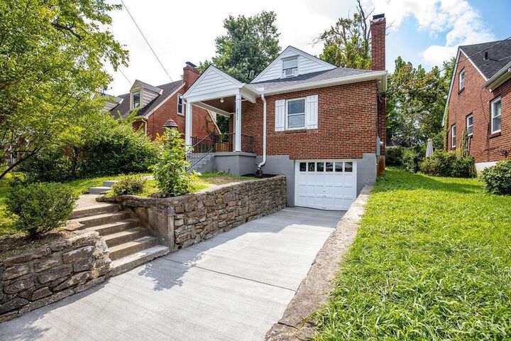 Property Photo: 2625 St Albans Avenue OH 45237
