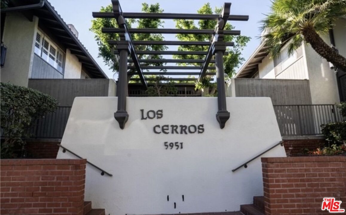 Property Photo: 5951 Canterbury Dr, Unit 14 CA 90230