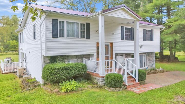 Property Photo:  6298 Fallsburg NE Road  OH 43055 