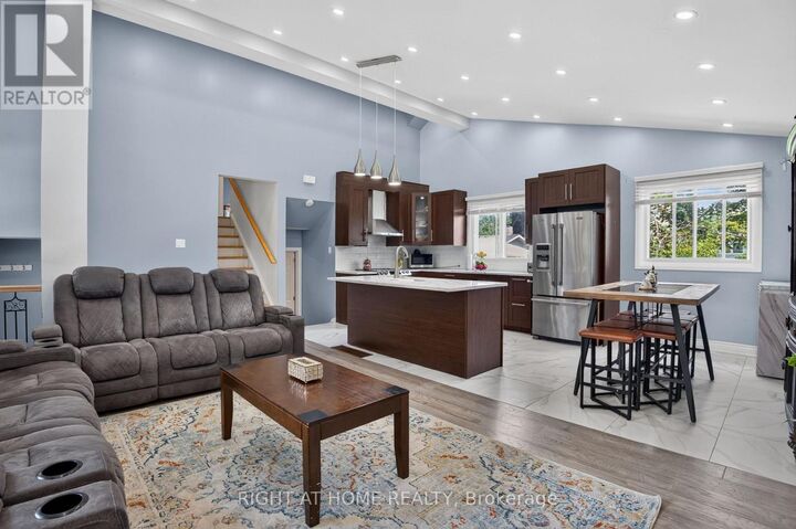 Property Photo:  1385 Chartrand Avenue  ON K1E 1H9 
