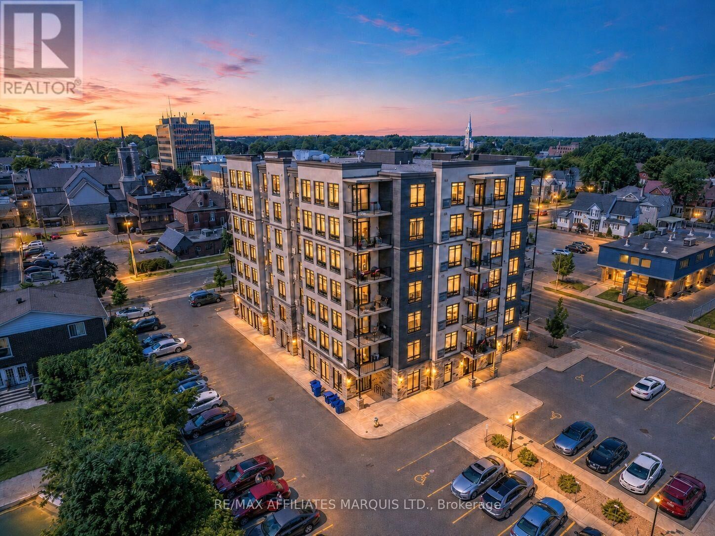 Property Photo:  108 Second Street East 401  ON K6H 3H1 