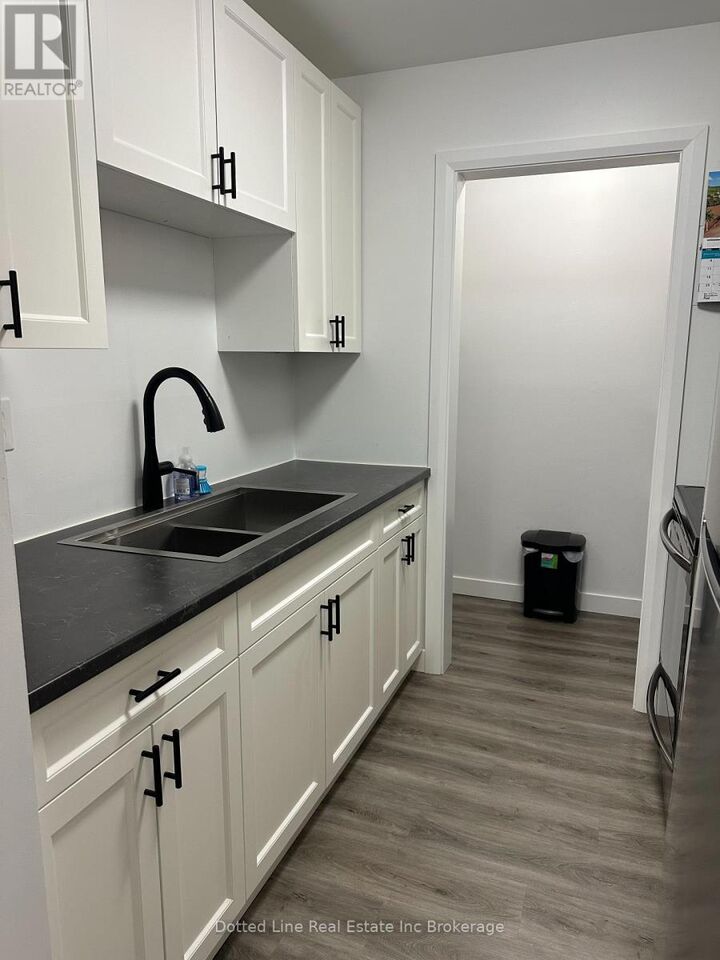 Property Photo:  91 Spruce Street West 208  ON N5H 1B4 